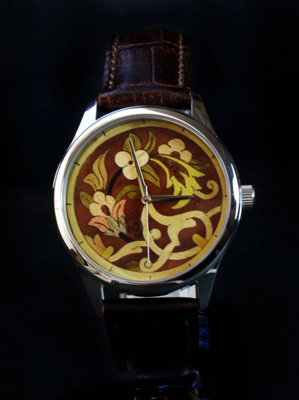 The first wooden art watch